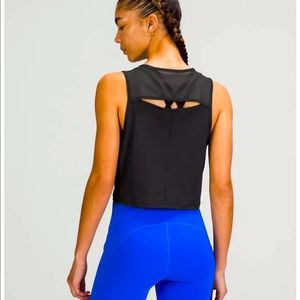 Lululemon Sculpt Cropped Tank Top. Size 2
